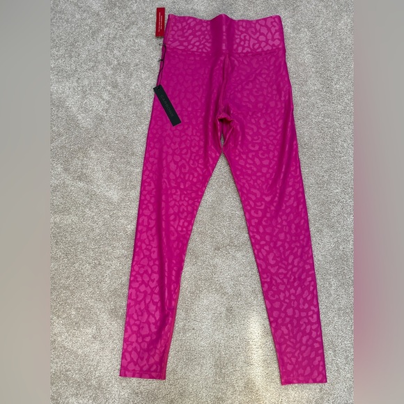 Carbon38  High Rise Leopard Takara Shine Leggings in Berry Pink size Medium NWT - Picture 10 of 11